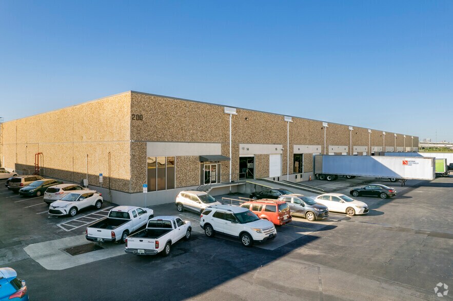 More Photos Of 1212 N 39th St, Tampa Unknown For Lease