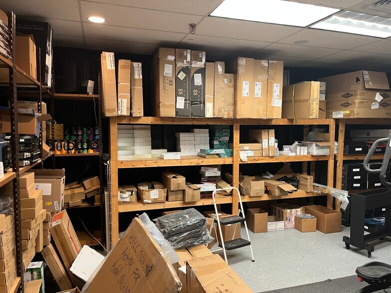 More Photos Of 5585 University Blvd W, Jacksonville Storefront Retail Office For Sale