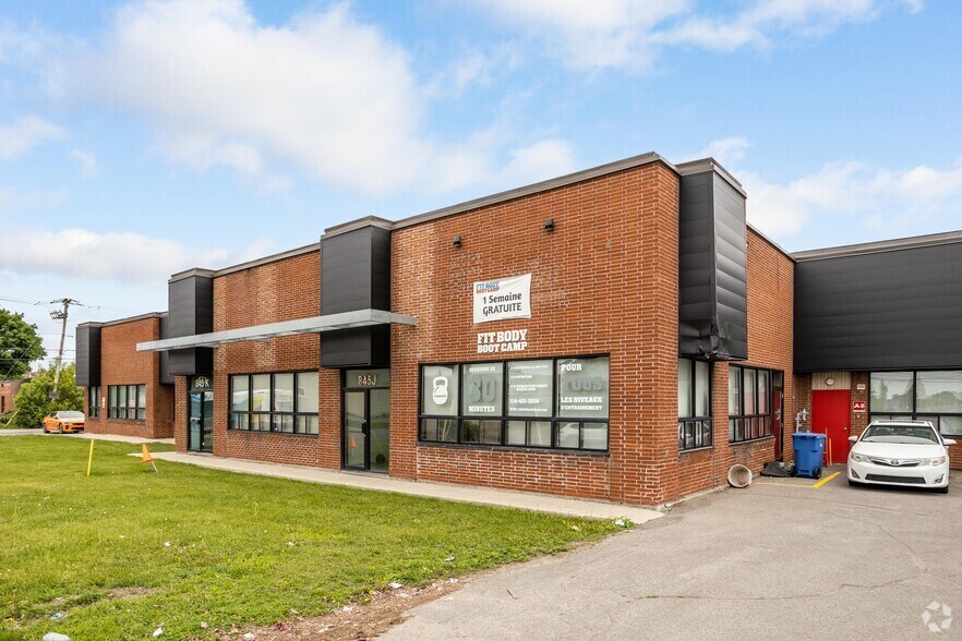 More Photos Of 837-845 Rue Tecumseh, Dollard-des-Ormeaux Warehouse For Lease