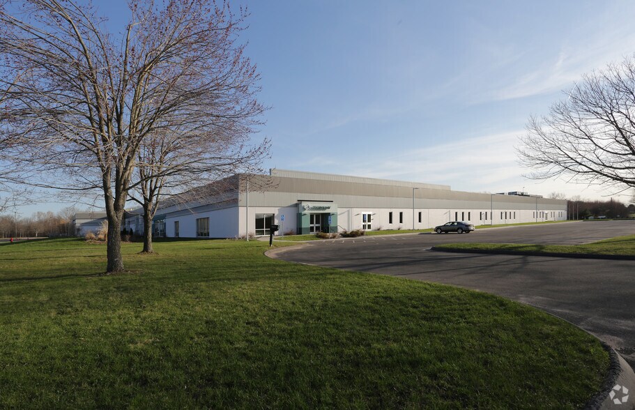 More Photos Of 18 Craftsman Rd, East Windsor Warehouse For Lease