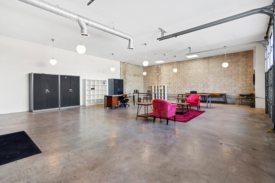 More Photos Of 905 Electric Ave, Venice Office For Lease