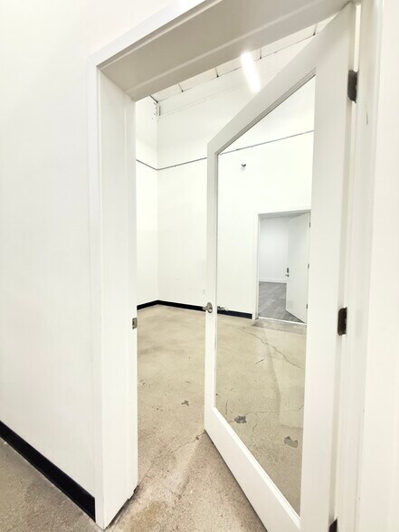 More Photos Of 350-370 NE 75th St, Miami Office For Lease
