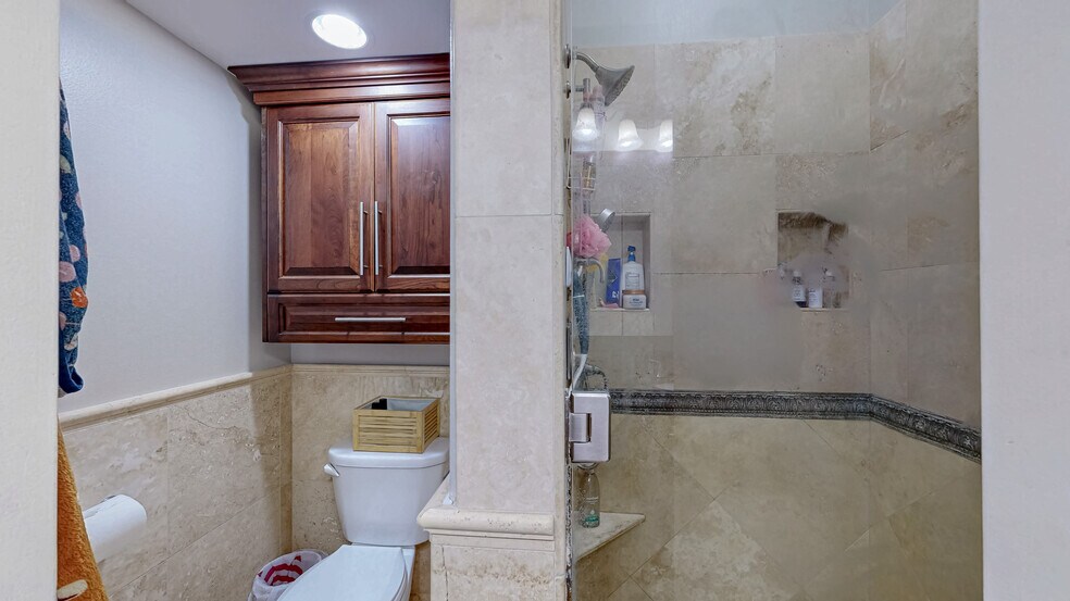 More Photos Of 139 N Grand Ave, Pullman Apartments For Sale