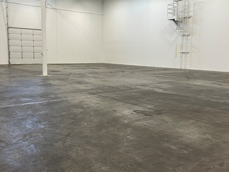 More Photos Of 3808 N Sullivan Rd, Spokane Valley Warehouse For Lease