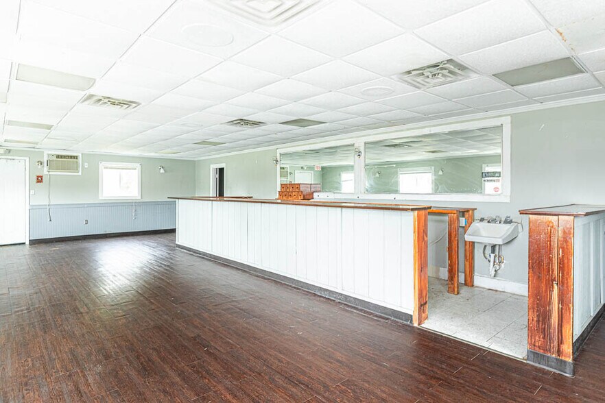 More Photos Of 19379 Beaver Dam Rd, Beaverdam Restaurant For Sale