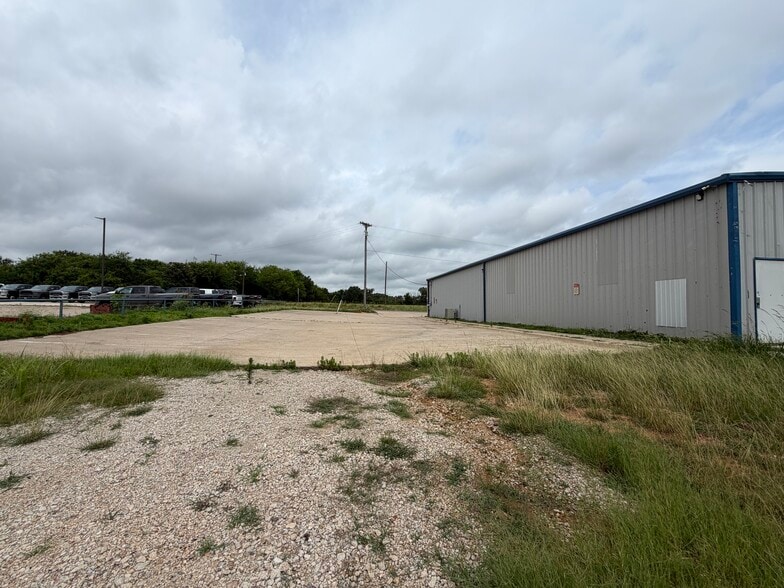 More Photos Of 17445 FM 17, Canton Flex For Sale