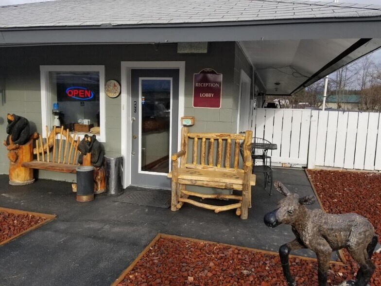 More Photos Of 31901 US Highway 2, Libby Hotel For Sale