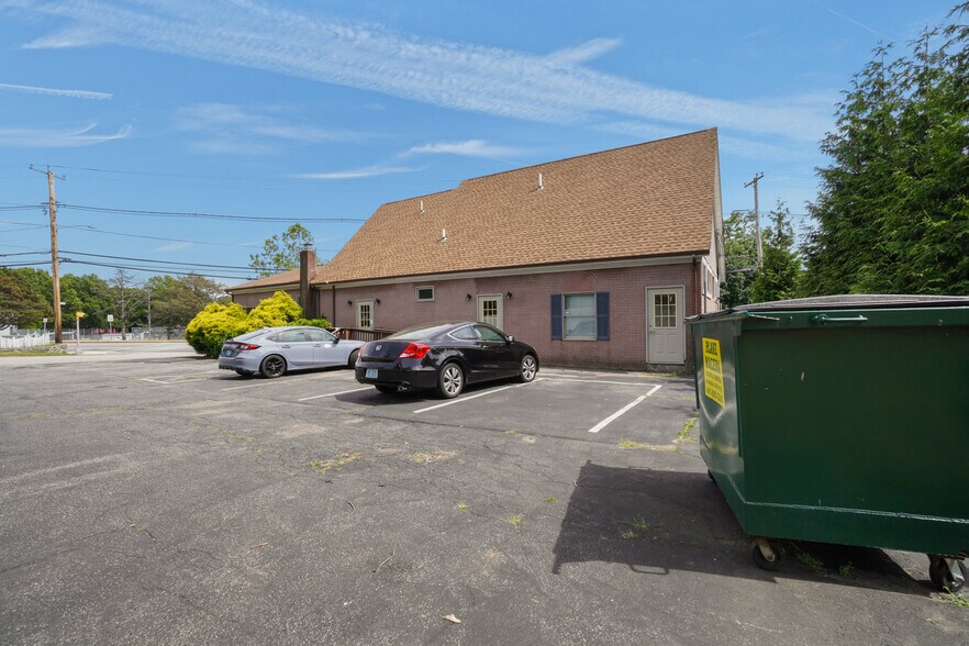 More Photos Of 623 Post Rd, Warwick Office For Sale