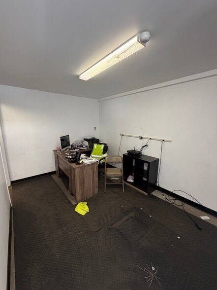 More Photos Of 5420 Niagara St, Commerce City Industrial For Lease