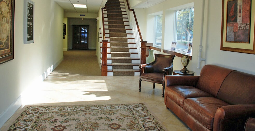 More Photos Of 540 Main St, Hyannis General Retail For Sale