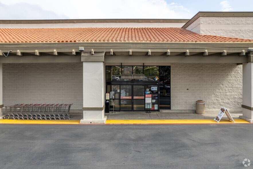 More Photos Of 25904-25906 Newport Rd, Menifee Storefront For Lease
