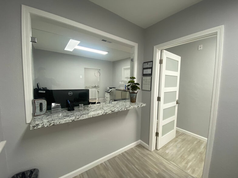 More Photos Of 128 E Buena Vista St, Barstow Office For Lease