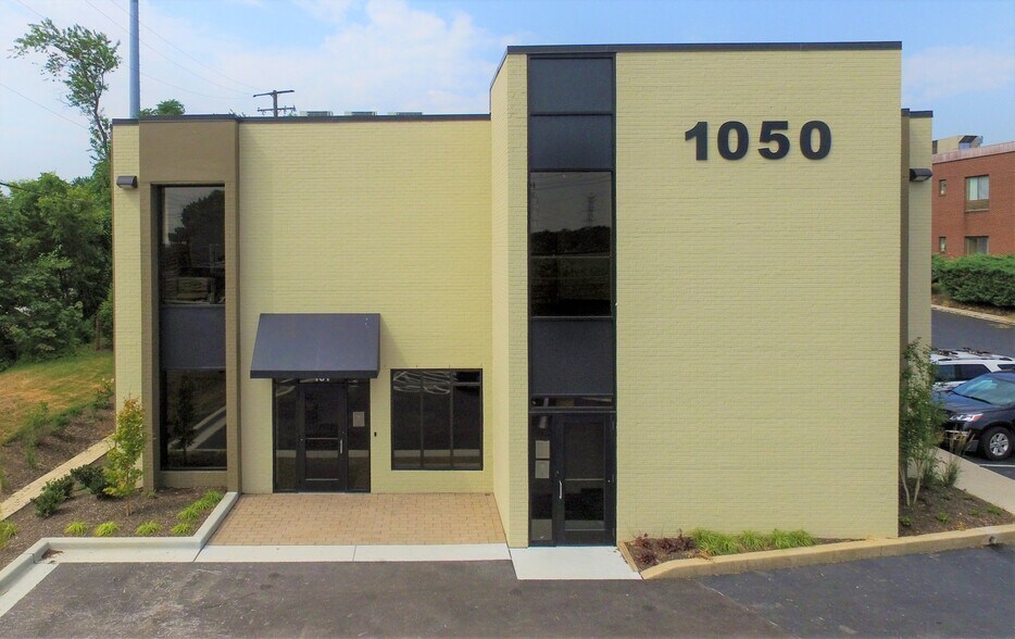 More Photos Of 1050 Old North Point Rd, Dundalk Medical For Lease