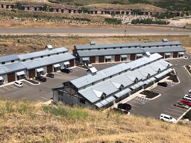 More Photos Of 1200 W Lori Ln, Park City Light Distribution For Lease