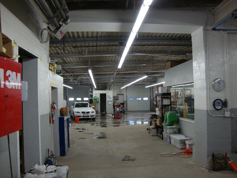 More Photos Of 73 W Boylston Dr, Worcester Auto Repair For Lease