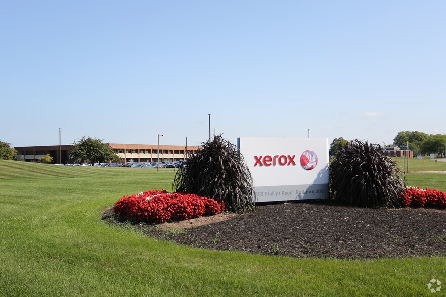 More Photos Of 1410 Mitcheldean Dr, Webster Office For Lease