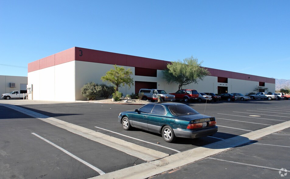 More Photos Of 19020 N Indian Canyon Dr, North Palm Springs Service For Lease