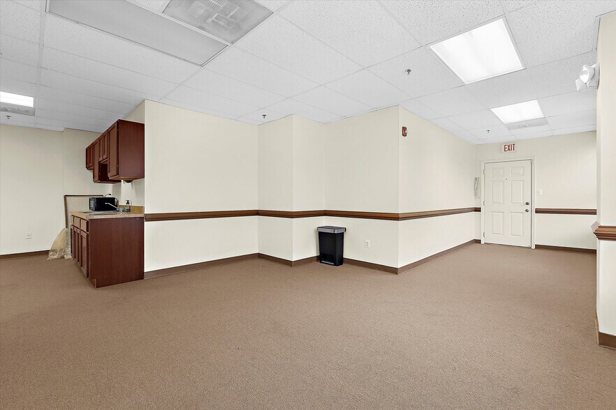 More Photos Of 601 7th St, Laurel Office For Lease