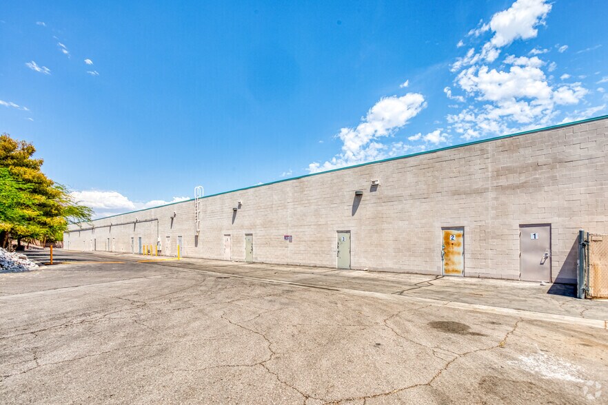 More Photos Of 2381 E Windmill Ln, Las Vegas Unknown For Lease