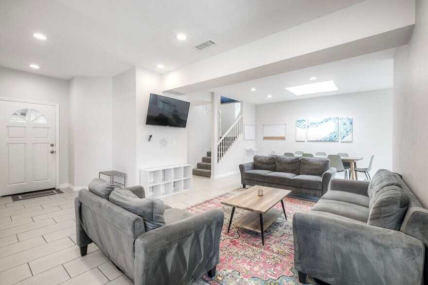 More Photos Of 6809 Corintia St, Carlsbad Multifamily For Sale