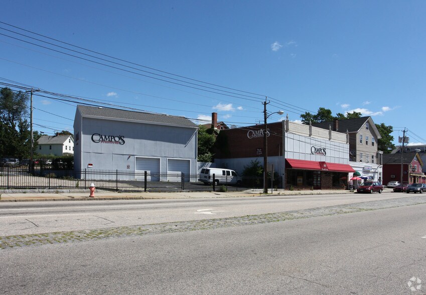 More Photos Of 663-697 Bank St, New London Freestanding For Lease
