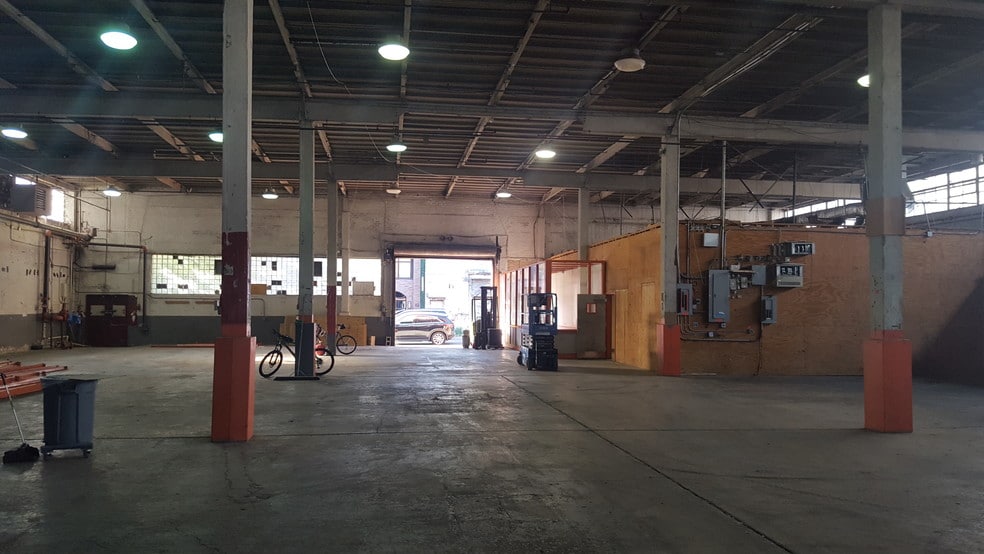 More Photos Of 57 Box St, Brooklyn Manufacturing For Lease