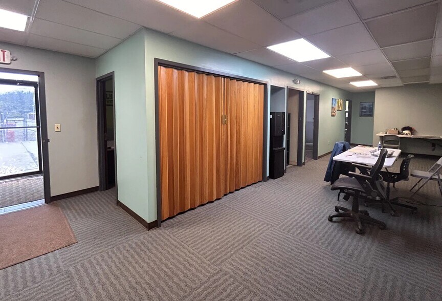 More Photos Of 10900 Loveland Madeira Rd, Loveland Warehouse For Lease