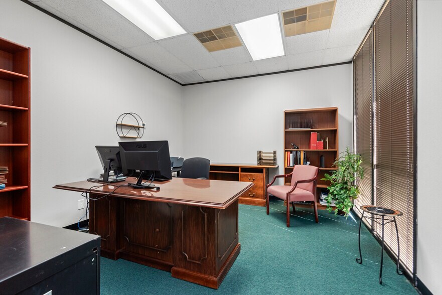 More Photos Of 1214 Stonehollow Dr, Kingwood Office For Sale