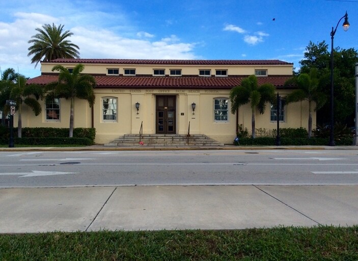 More Photos Of 95 N County Rd, Palm Beach Storefront Retail Office For Lease