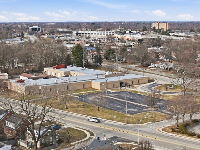 More Photos Of 1800 Harrodsburg Rd, Lexington Flex For Sale