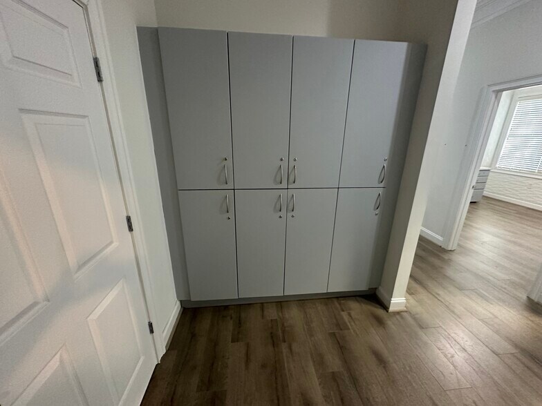 More Photos Of 10405 Old Alabama Connector Rd, Alpharetta Medical For Lease