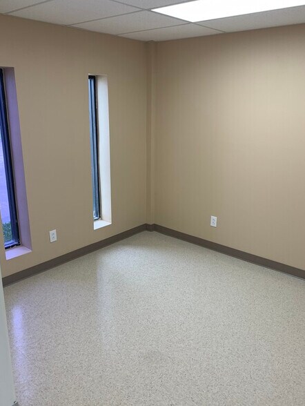 More Photos Of 4849 Lafin Rd, Beaumont Warehouse For Lease