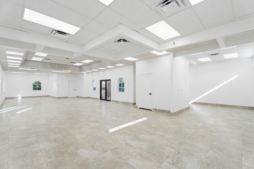 More Photos Of 1120 Village Lakes Blvd, Lehigh Acres Golf Course Driving Range For Lease