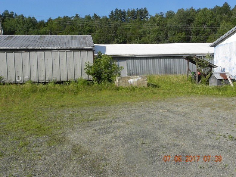 More Photos Of 303 Willoughby Ave, Orleans Freestanding For Sale