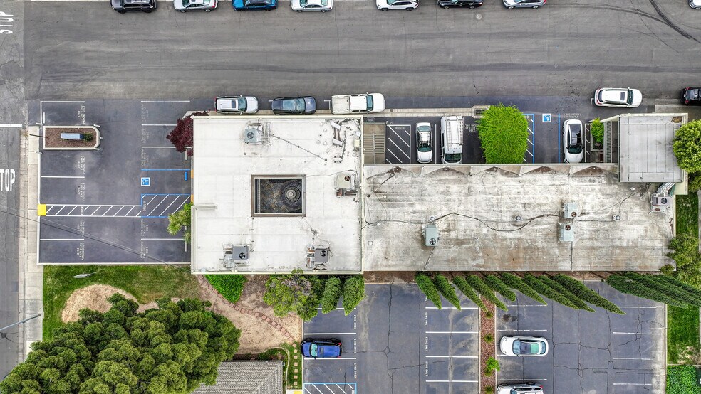 More Photos Of 2398 Fair Oaks Blvd, Sacramento Office For Sale