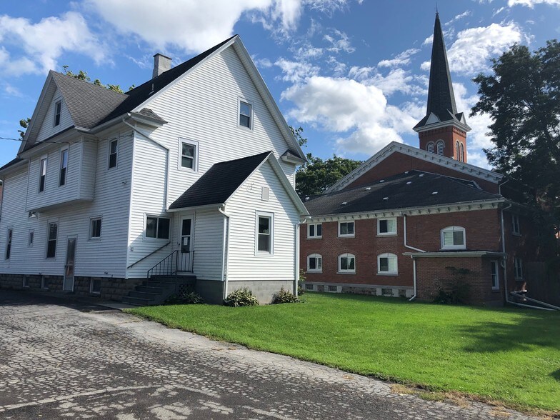 More Photos Of 109 Church St, Palmyra Religious Facility For Sale