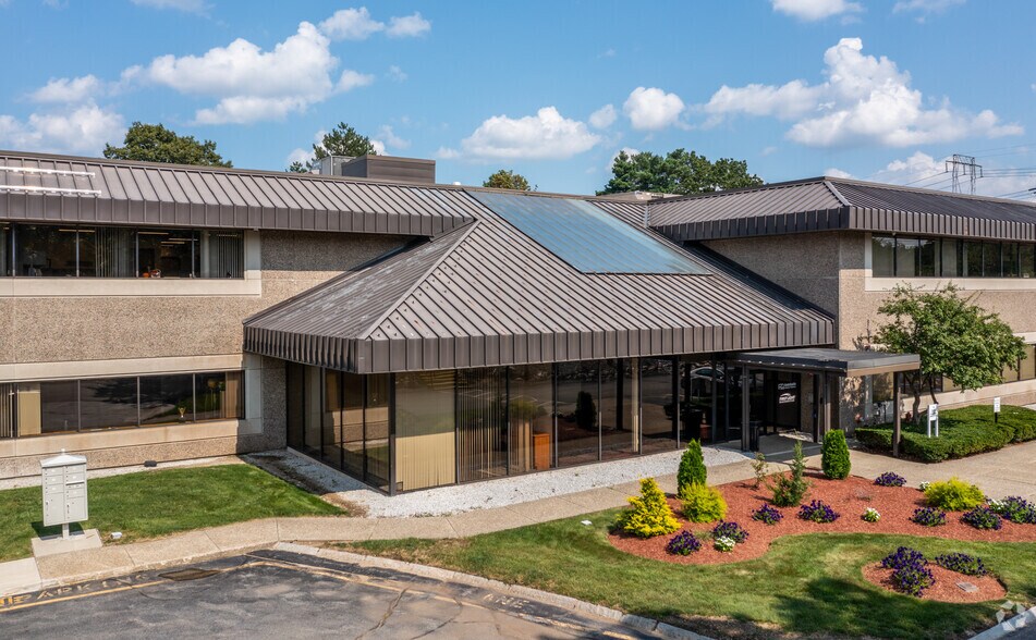 More Photos Of 2 Omni Way, Chelmsford Office For Lease