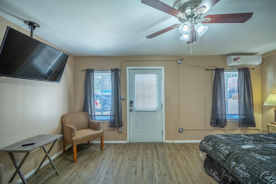 More Photos Of 2306 Sudderth Dr, Ruidoso General Retail For Sale