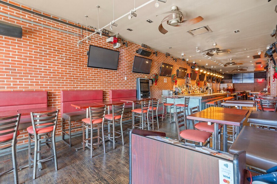 More Photos Of 3216 Steinway St, Astoria General Retail For Lease