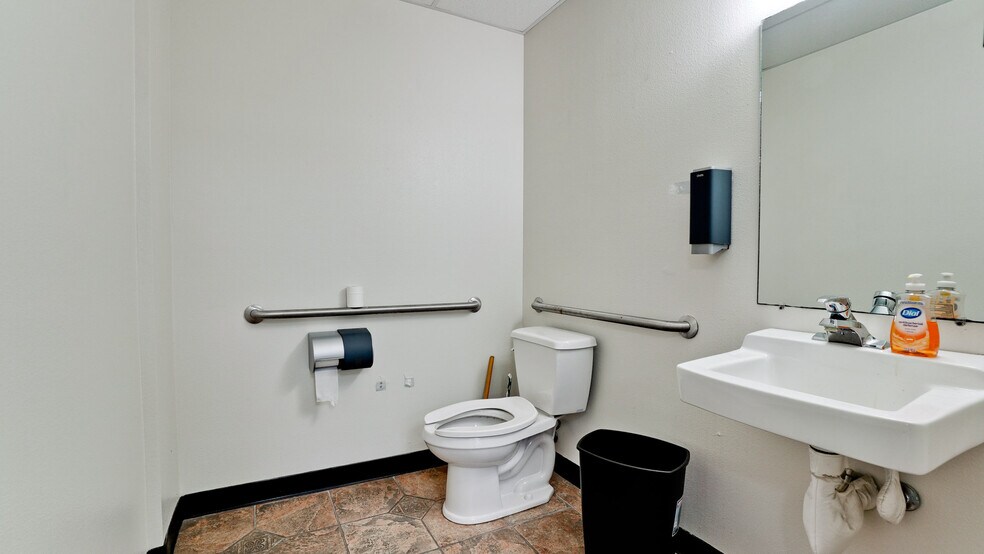 More Photos Of 2117-2125 47th st, Sarasota Warehouse For Sale