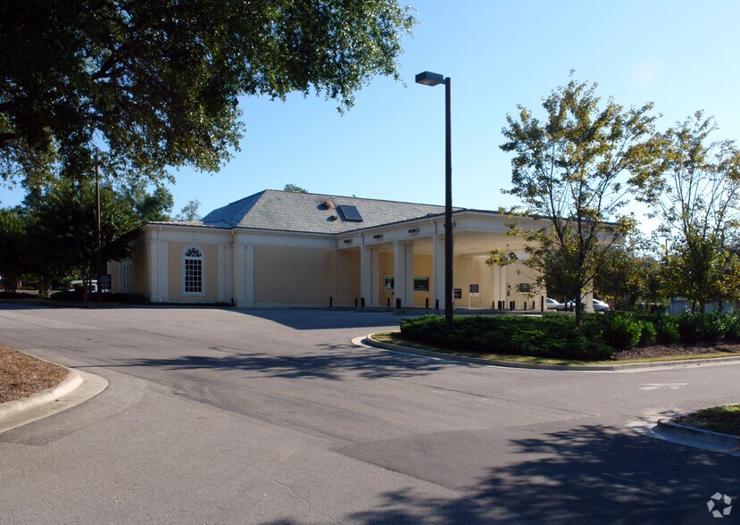 More Photos Of 1940 Eastwood Rd, Wilmington Unknown For Lease