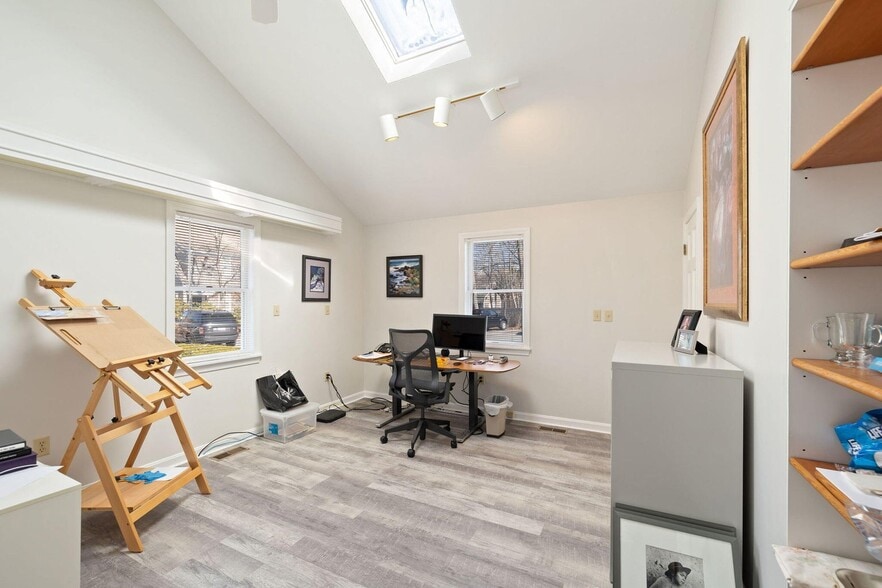 More Photos Of 15 Simpson Ln, Falmouth Office For Sale