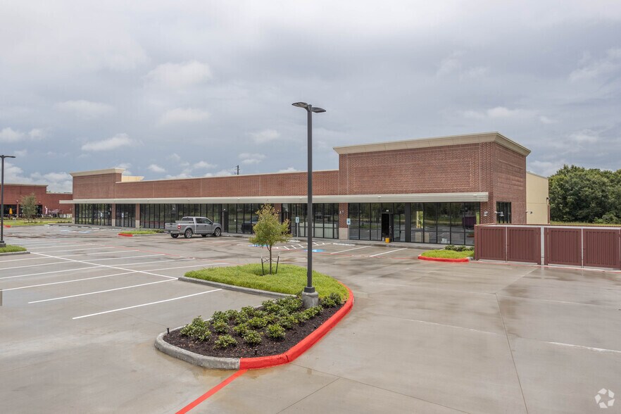 Primary Photo Of 1925 Pearland Pky, Pearland Storefront For Lease