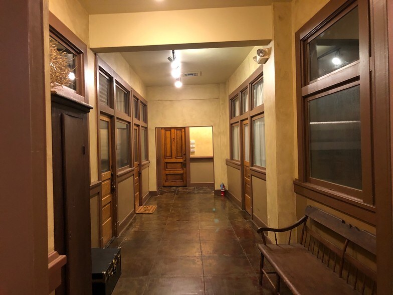 More Photos Of 124 E Crockett St, San Antonio Loft Creative Space For Lease