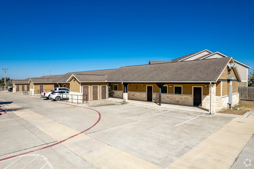 More Photos Of 301 W State Highway 72, Kenedy Hotel For Sale