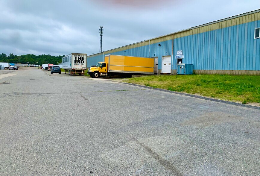 More Photos Of 13 Ridge Hill Rd, Assonet Warehouse For Lease