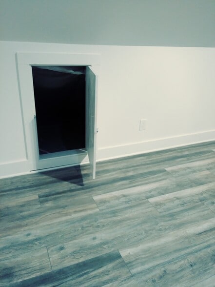 More Photos Of 1092 Sells Ave SW, Atlanta Specialty For Sale