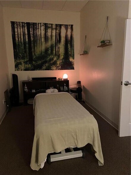 More Photos Of 32 Market St, Bangor Storefront Retail Office For Sale