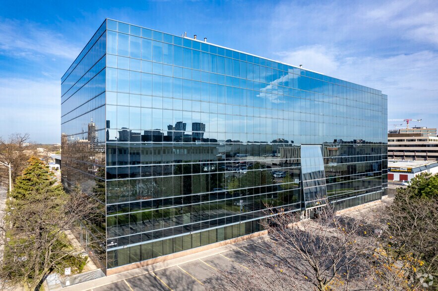 More Photos Of 18 Wynford Dr, Toronto Medical For Sale