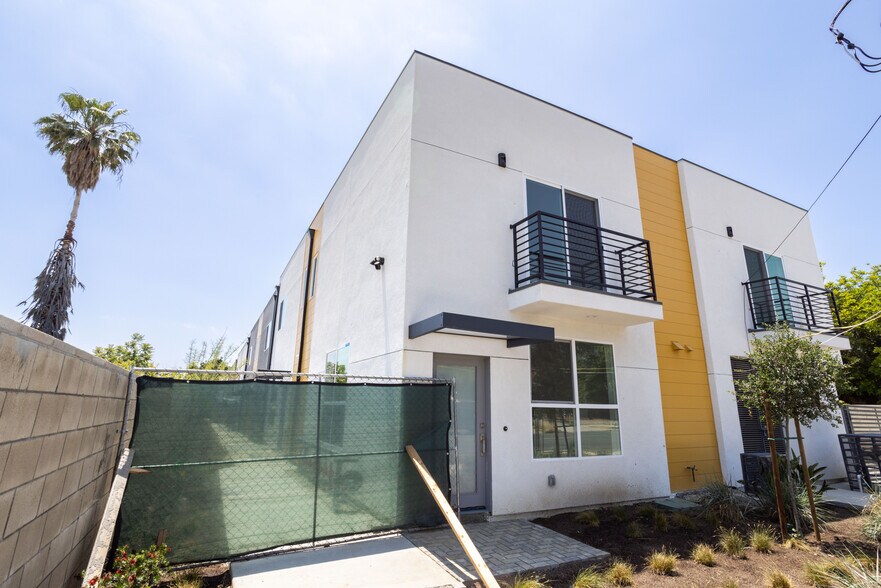 More Photos Of 12647-12649 N Bradley Ave, Sylmar Apartments For Sale